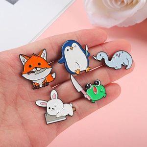 Lot de 5 pin's émaillés animaux de dessin animé avec renard et pingouin rigolos