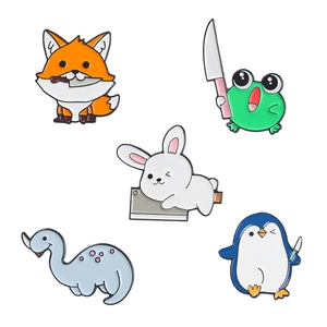 Lot de cinq broches émaillées animaux au style mignon avec renard, grenouille et pingouin