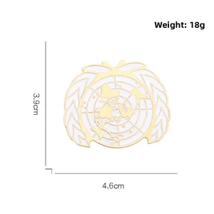 Detailed size view of a 4.6cm gold and white earth laurel wreath enamel badge brooch