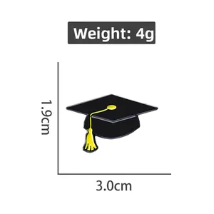 Black graduation cap enamel brooch with yellow tassel, dimensions 3.0cm by 1.9cm, weight 4g