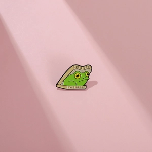 Broche Rigolote en Émail Grenouille Verte Dans le Pain Slogan Let's Get This Bread Badge en Alliage pour Femmes Hommes Bijoux
