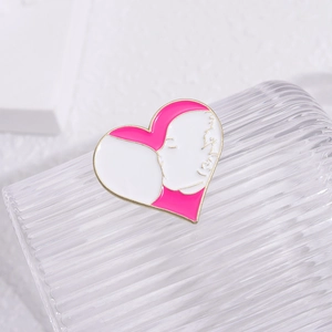 Mother's Day Pink Heart Enamel Brooch Breastfeeding Art Pin Alloy Metal Badge Gift For Women Clothes Bag Accessories