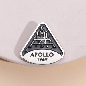 Apollo 11 1969 Moon Landing Enamel Brooch Pin Alloy Metal Space Shuttle Lunar Module Badge For Space Lovers Jewelry Gift