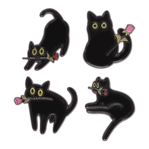 Lot de quatre broches chat noir mignon en émail avec des roses et des yeux jaunes