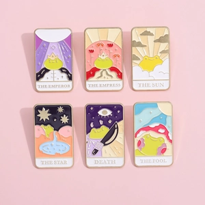 Creative Cartoon Frog Tarot Card Enamel Brooch Pins Set Funny Animal Emperor Star Magician Death Fool Alloy Lapel Pin Jewelry