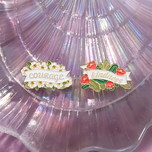 Enamel pins with daisy and red flowers on shells for clothing decoration and gifts