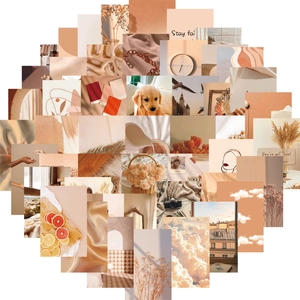 Detail van 50 stuks Deense pastel esthetische muurcollage set in zachte abrikoos tinten