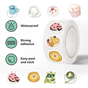 Wasserfeste Cartoon-Stickerrolle mit Erdbeer- und Matcha-Motiven für Scrapbooking-Zwecke
