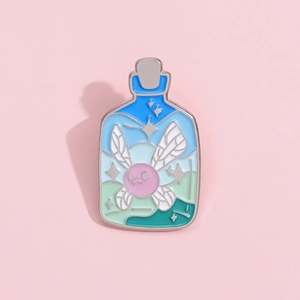 Spilla In Smalto A Forma Di Bottiglia Di Pozione Magica In Lega Con Fata Alata Distintivo Per Decorazione Abbigliamento Borsa Zaino Gioielli Unisex Regalo