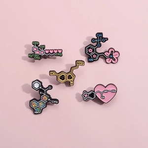 Creativi Spille in Smalto a Struttura Molecolare Chimica in Lega Cuore Fiore Emoji Distintivi Gioielli Scientifici Regalo per Studenti Insegnanti