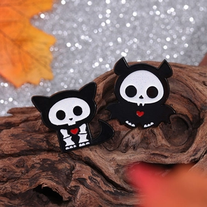 Lot de pins émaillés chat et chauve-souris squelette punk avec cœurs rouges