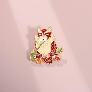 Dessin Animé Mignon Hibou Messager Broche en Émail Alliage Animal Oiseau Lettre Sac de Messager Feuille d'Érable d'Automne Badge Décoratif pour Femmes Hommes