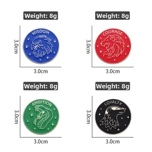 Set di quattro spille smaltate da 3cm con stemmi accademici di aquila, leone e serpente