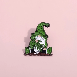 Broche Émaillée Gnome Vert Amusant Avec Feuille Badge Nain en Alliage Pour Sacs à Dos Vestes Chapeaux Bijoux Cadeau