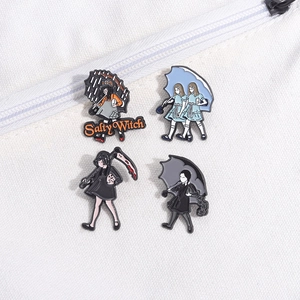 Vierer-Set dunkle Fantasy-Emaille-Pins mit Cartoon-Mädchen und Salty Witch Metallemblem