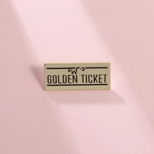 Broche En Émail Ticket D'or Badge En Métal Vintage Lettre W Rectangulaire Épingle À Bijoux Inspirée Du Film Pour Décoration De Vêtements Et Sacs