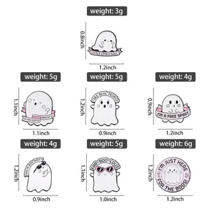 Tableau des tailles détaillé pour sept badges émaillés fantômes roses avec dimensions
