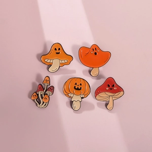 Cartoon Halloween Emaille Brosche Pin Set Pilz Kürbis Geist Lustig Süß Legierung Abzeichen Für Kleidung Tasche Schmuck