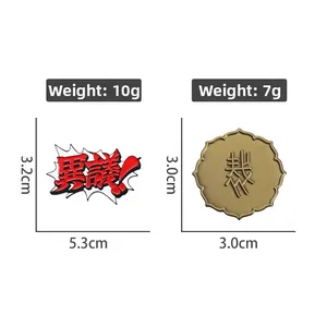 Vue détaillée des pins en émail Ace Attorney avec dimensions et poids du produit
