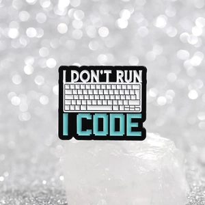 Pin's émaillé clavier mécanique avec slogan I CODE cadeau pour programmeur