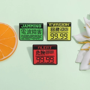 Lot de 3 épingles géométriques colorées avec design UI de jeu sur fond vert clair