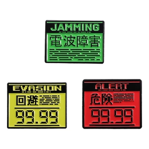 Lot de trois pin's en émail cyberpunk avec designs d'écran électronique rétro pixel