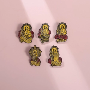 Religiöse San Judas Tadeo Emaille Brosche Pin Gold Legierung Abzeichen Mit Roter Rose Für Kleidung Taschen Schmuck Geschenk