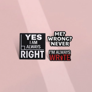 Lot de 3 broches en émail minimalistes avec typographie anglaise créative sur fond rose