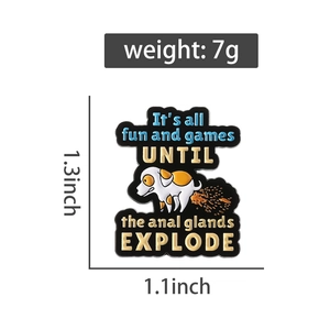 Vue détaillée du pin's émaillé chien avec dimensions 1,3x1,1 pouces et poids de 7g