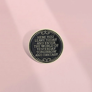 Vintage Round Enamel Lapel Pin Classic Motto Black Gold Alloy Brooch Badge For Clothing Bags Backpacks Unisex Accessory