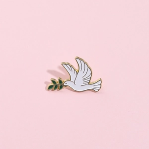 White Peace Dove Enamel Brooch Pin With Olive Branch Gold Plated Alloy Bird Lapel Pin Fashion Jewelry For Men Women Gift