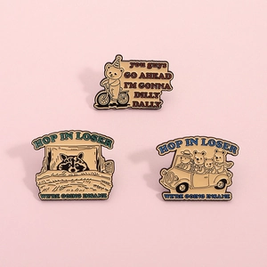 Épinglette en Émail Ours Raton Laveur Dessin Animé Citation Drôle Broche en Alliage de Zinc Badge Animal Conduisant Voiture pour Sac à Dos Veste en Jean Bijoux Unisexe