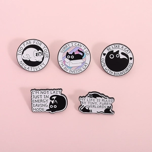 Humorvolle Cartoon Schwarze Katze Emaille Brosche Pin Minimalistisch Englisch Slogan Abzeichen Legierung Schmuck Für Rucksack Kleidung