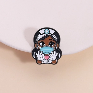Süße Cartoon Afroamerikanische Krankenschwester Emaille Pin Legierung Herz Brosche Medizinisches Abzeichen Für Krankenschwestern Geschenk