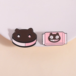 Cute Cartoon Cat Enamel Pins Zinc Alloy Baking Paint Animal Biscuit Candy Shaped Brooch For Clothes Bags Accessories Women Kids Gift