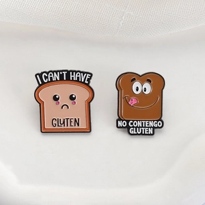 Kreative niedliche Cartoon-Toast-Emaille-Pins mit glutenfreiem Thema für Dekorationen