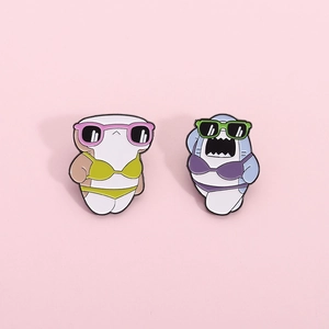 Broche Créative en Émail Requin en Bikini Dessin Animé Drôle Animal Marin Été Plage Lunettes de Soleil Requin Alliage Badge