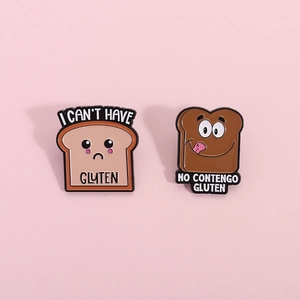 Broche en Émail de Toast de Dessin Animé Amusant Thème sans Gluten Badge en Alliage pour Sac à Dos Accessoire de Vêtement Bijoux Unisexe