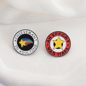 Grappige emaille speldjes set met kleurrijke vallende ster en gele ster badges