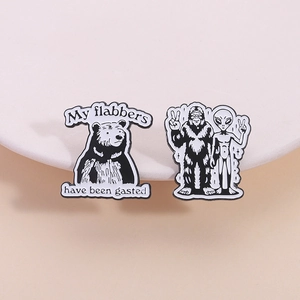 Broches en émail minimalistes avec ours de dessin animé et extraterrestre avec Bigfoot