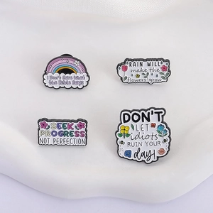 Lot de 4 épingles en émail colorées avec motifs arc-en-ciel et citations de motivation