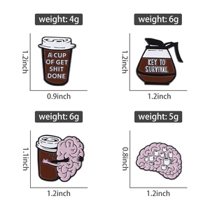 Détail de quatre épingles en émail café et cerveau avec dimensions et designs créatifs