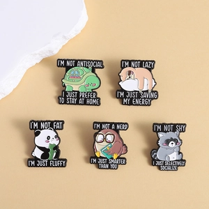 Lot de 5 broches mignonnes en émail avec tortue, panda, paresseux, hibou et raton laveur