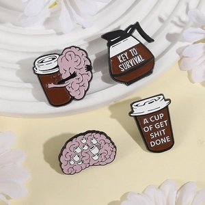 Lot de 4 pin's émaillés thème café et cerveau avec des icônes et citations drôles