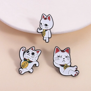 Cute Cartoon Maneki-Neko Cat Enamel Pin Brooch Zinc Alloy Animal Badge Backpack Clothing Decoration Gift Accessories For Unisex