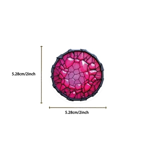 Detailweergave van de 5,28 cm diameter afmeting van een roze en zwarte graffiti sticker