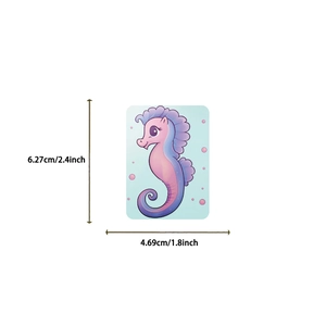Dimensions du sticker hippocampe montrant une hauteur de 6,27 cm et une largeur de 4,69 cm