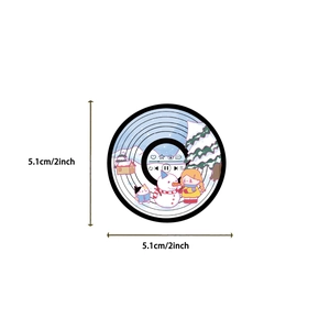 Détail d'un autocollant étanche de 5,1 cm avec un décor de rêve hivernal et disque vinyle