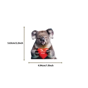 Macro di adesivi animali impermeabili con koala e cuore per laptop e chitarre acustiche