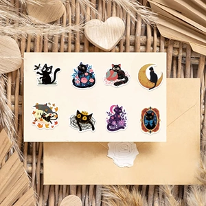 Vue détaillée de 8 autocollants de chats noirs mignons avec divers designs créatifs